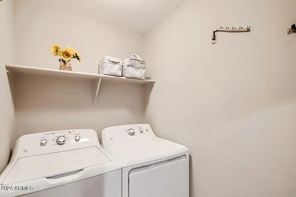 2 bed, 1009 sqft, $2,300 — Photo 4