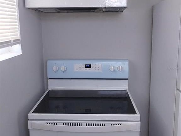 4th image of 1031 15th St S #B