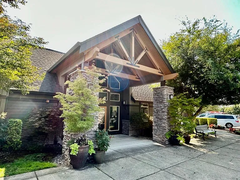 8005 NE Rockne Way — Photo 28
