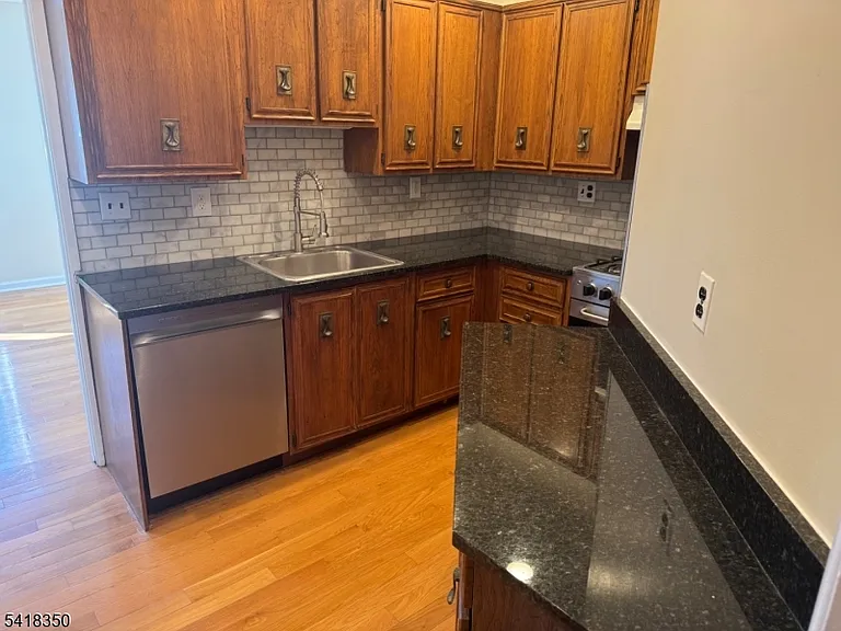 121 E Broad St #B — Photo 12