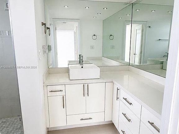 4th image of 6039 Collins Ave APT 401