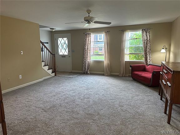 3rd image of 25 Oakbrook Dr APT C