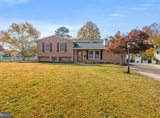 2605 Woodlawn Ln, Alexandria, VA 22306