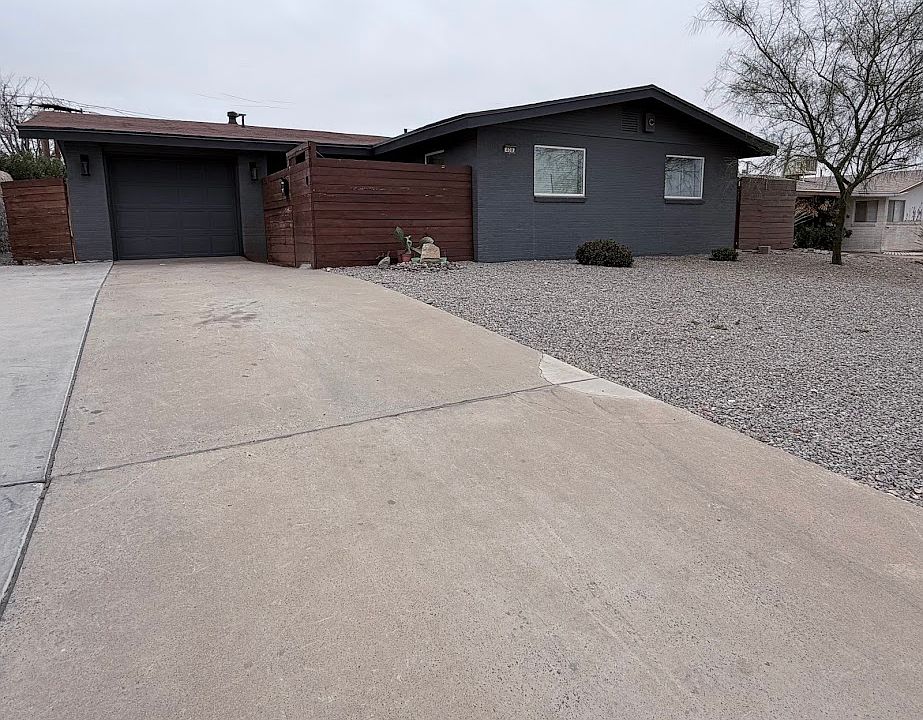 1st image of 408 Chermont Dr