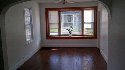 5th image of 216 Franklin St