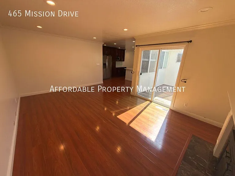 465 Mission Dr — Photo 7