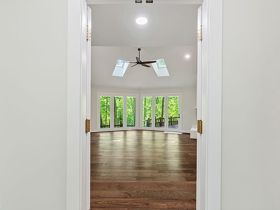 3rd image of 8823 Woodacre Ln
