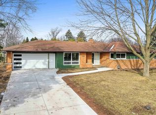 3524 Delahaut St, Green Bay, WI 54301