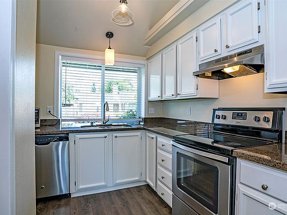 4th image of 106 117th Street E