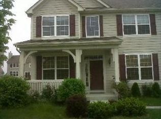 340 Shadow Hill Dr, Elgin, IL 60124