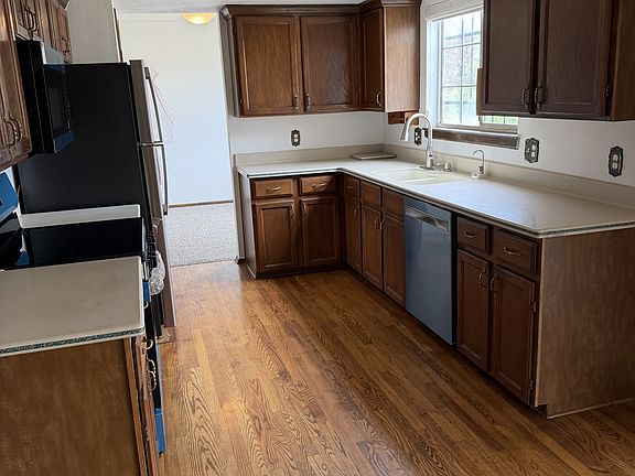 2nd image of 4657 Freeport Way