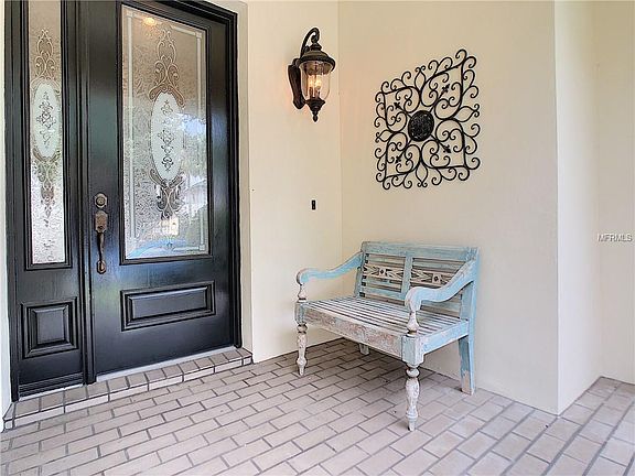 2nd image of 1319 Chapman Cir