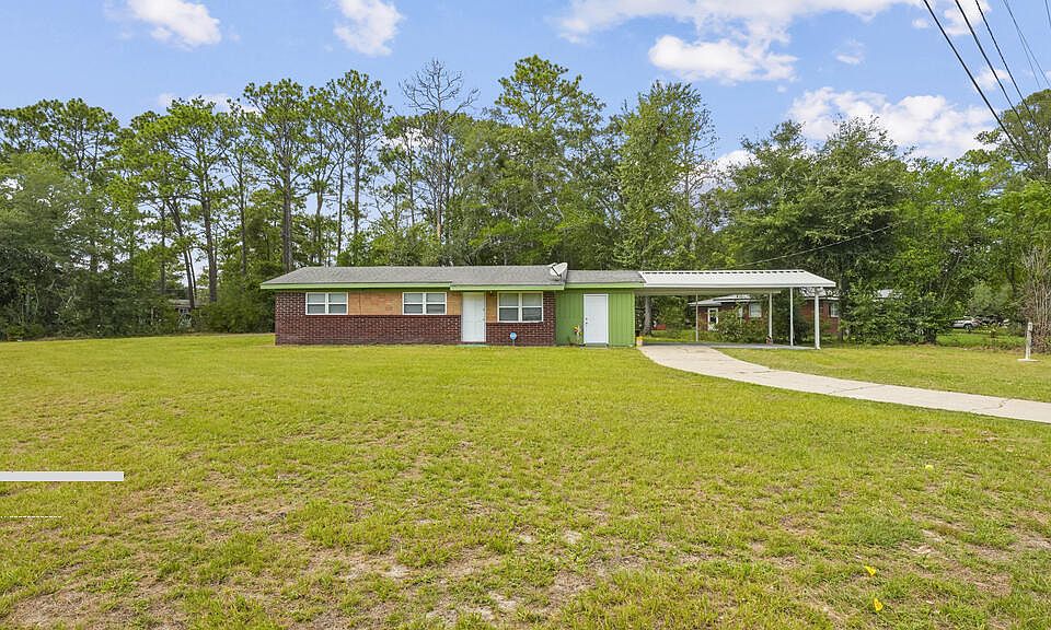 1st image of 998 Seven Oaks Road