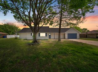 420 Wolf Run Ct, Lavon, TX 75166