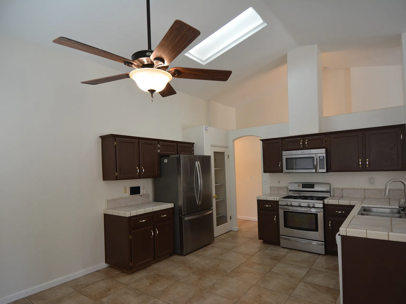 3 bed, 1484 sqft, $2,575 — Photo 3