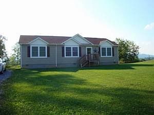 2nd image of 318 Brier Hill Ln