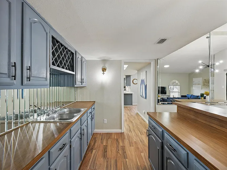 3454 Livingston Ln — Photo 12