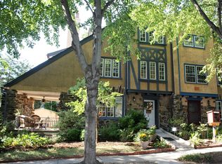 29 Hilltop Rd, Philadelphia, PA 19118