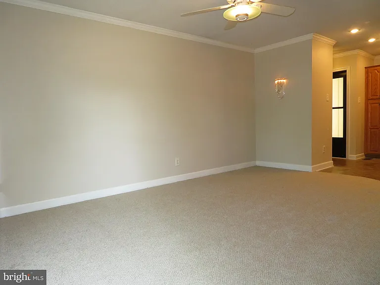 126 Berwick Pl #23B — Photo 8