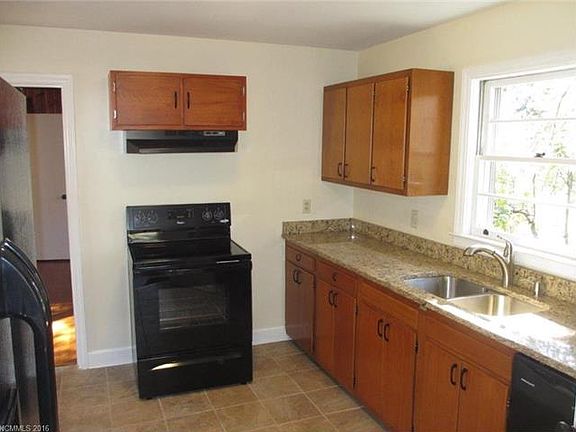 5th image of 833 S Whitted St