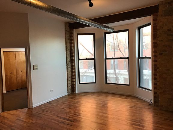 4th image of 1302 N Milwaukee Ave