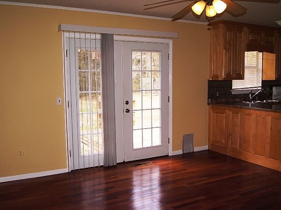 4th image of 6203 Glenridge Ln