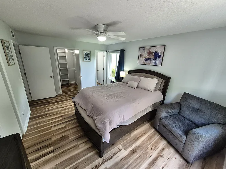 327 Laurens St SW #E10 — Photo 8