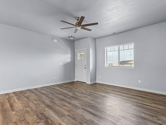 3rd image of 229 Alfalfa Dr