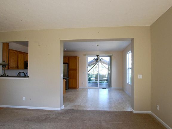 5th image of 692 Willet Way