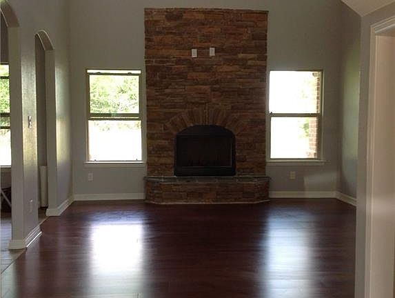 4th image of 1329 Stafford Dr