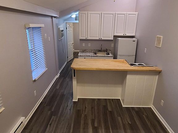 3rd image of 828 W Lombard St #200B