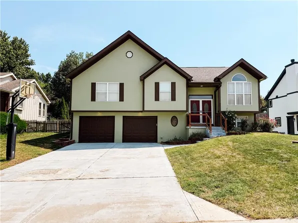 4513 NE Webster Dr, Lees Summit, MO 64064