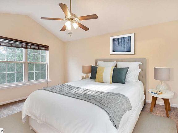 5th image of 18 Druid Hill Ct