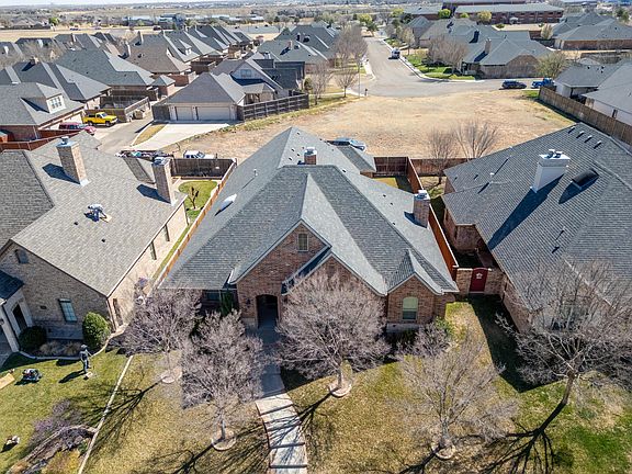 2nd image of 212 Banks Dr