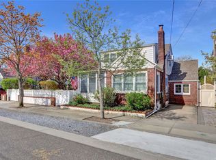 65 Inwood Ave, Point Lookout, NY 11569