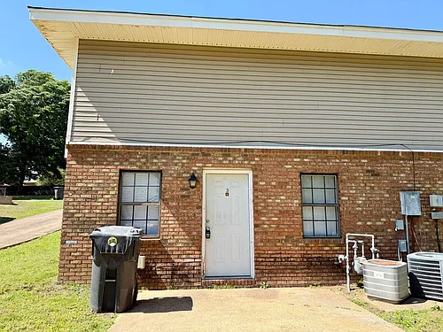 2011 Stonemill Dr Photo 1