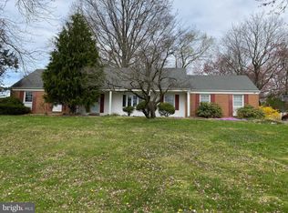 27 Plymouth Dr, Freehold, NJ