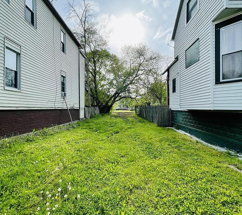 2nd image of 5742 S Aberdeen St