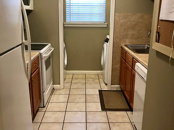 4th image of 1110 Audubon Ave APT 4