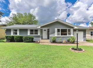 1935 S Sagamont Ave, Springfield, MO 65807