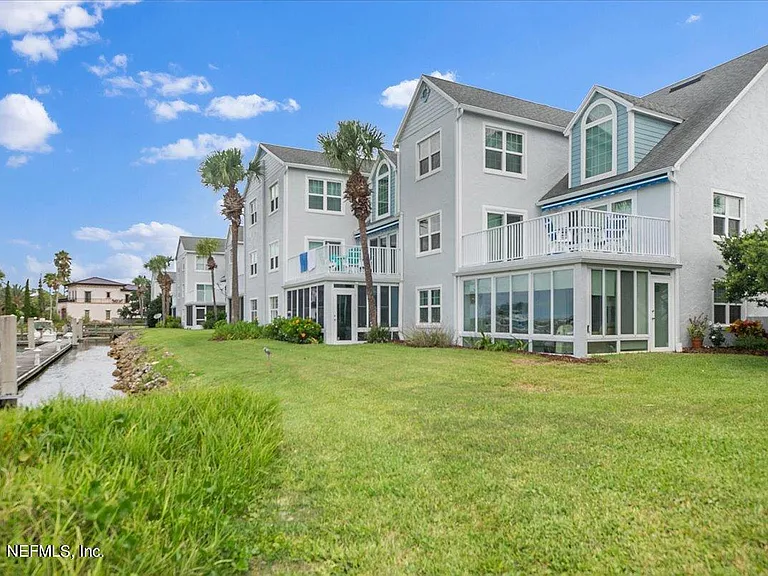 328 Village Dr #B — Photo 20