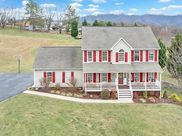 300 Laymantown Rd, Troutville, VA 24175