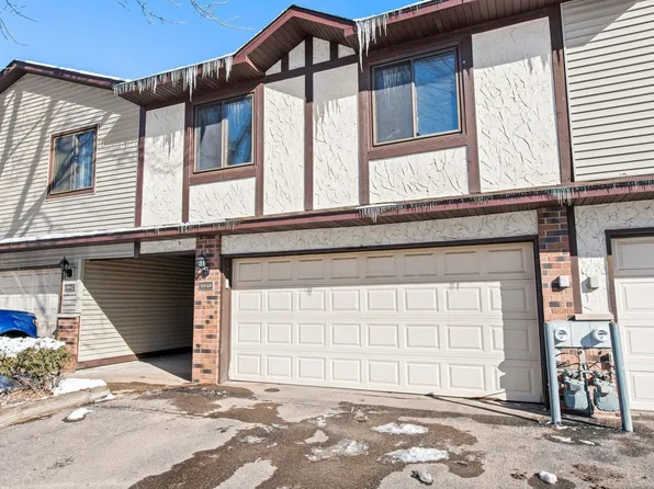 8840 N Maplebrook Ct, Brooklyn Park, MN 55445