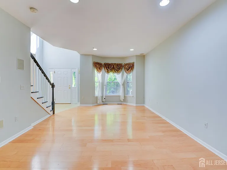 34 Forest Dr — Photo 10