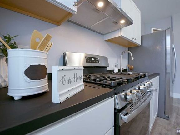 3rd image of 17 Northfield Ave #1R