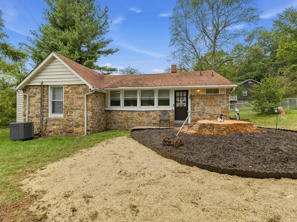 4066 Daugherty Rd, Salem, VA 24153
