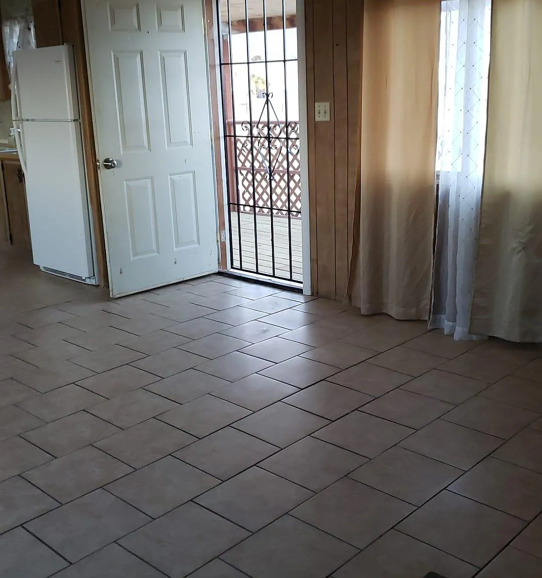 2 bed, $1,100 — Photo 2