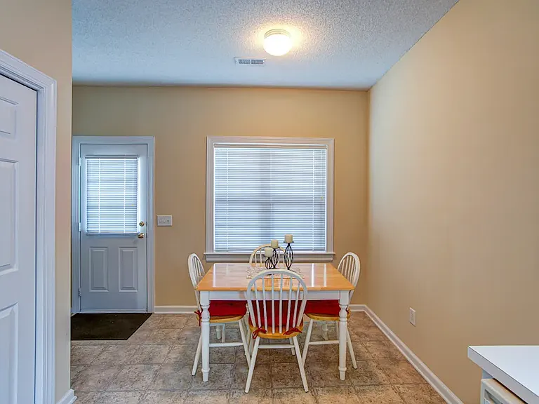 Hunter's Park Apartments — Photo 10