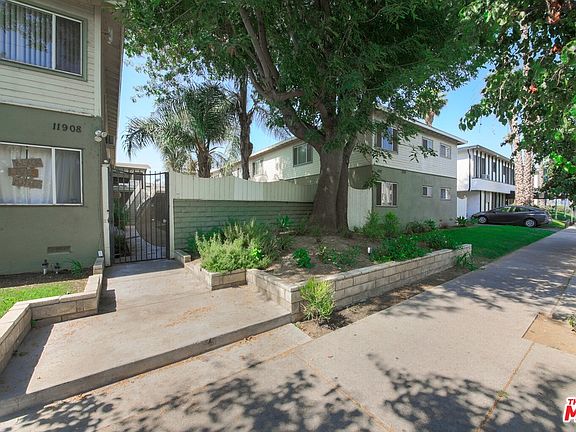 4th image of 11908 Burbank Blvd