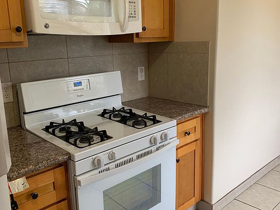 3rd image of 450 N 5th St APT 4